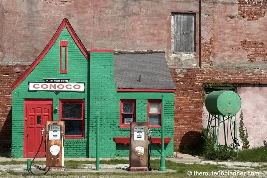 Allen's Conoco Fillin' Station